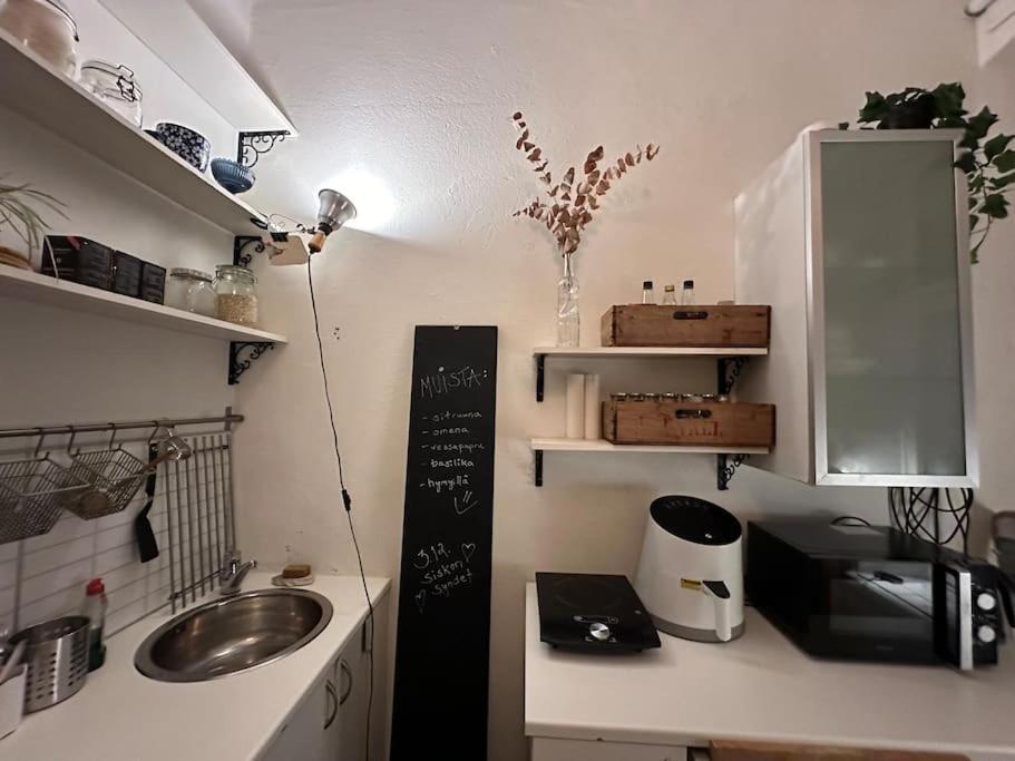 Uniikki, Kodikas Ja Supermukava Huoneisto Ydinkeskustassa! Apartment Хелзинки Екстериор снимка